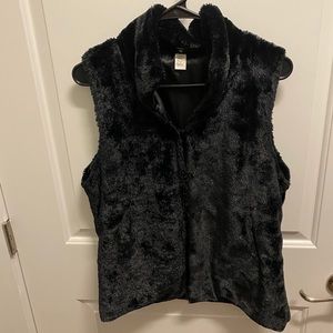 Women’s faux fur black vest—Perfect condition